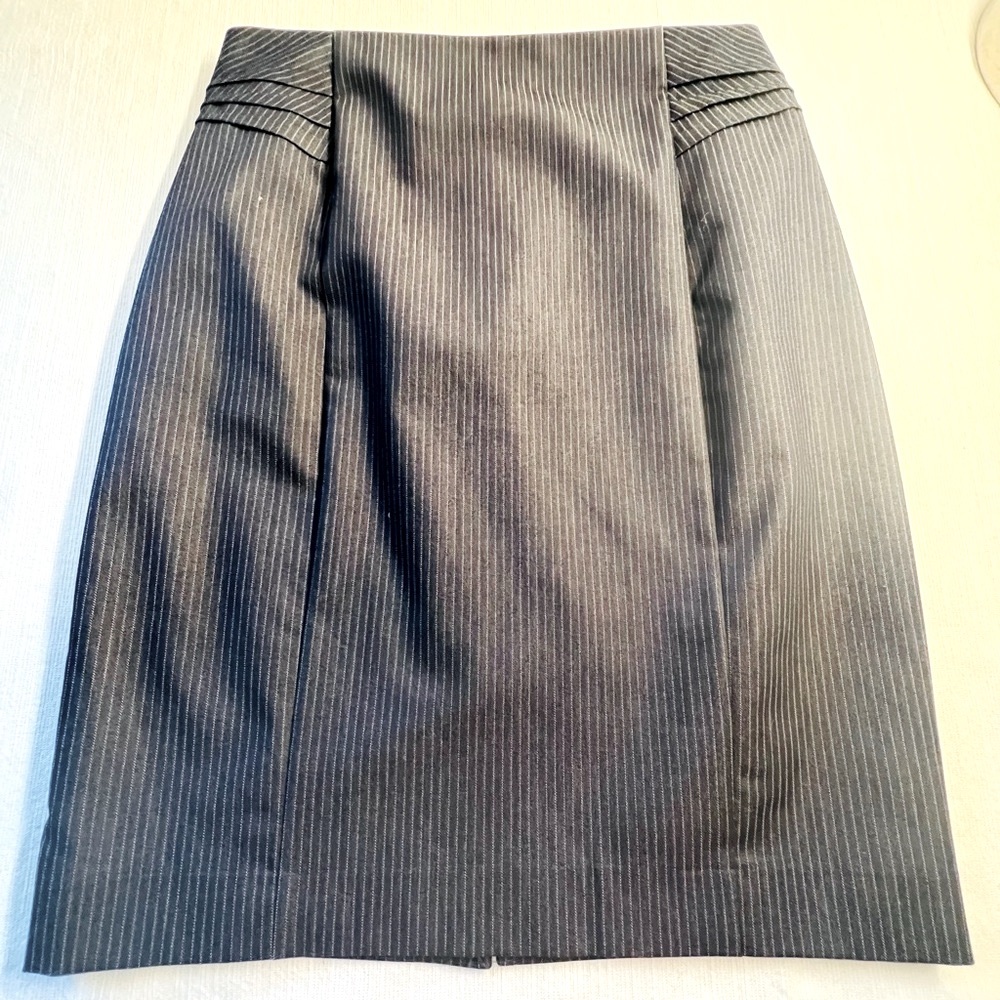 Express pinstriped Pencil Skirt 😍
